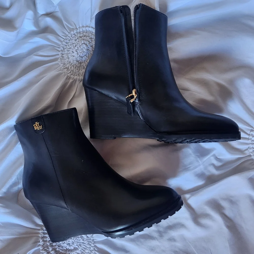 Lauren Ralph Lauren Shaley Wedge Ankle boots in black leather size 6B - Picture 3 of 11